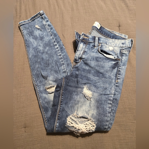 Mudd Distressed Blue Juniors Jeans - Picture 1 of 5